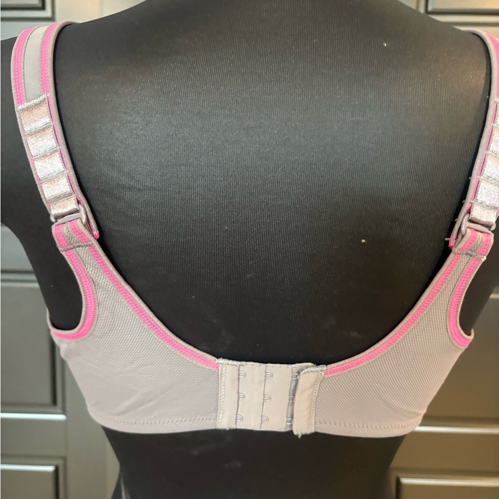Wacoal Gray/Purple Full figure Support Underwire Sports Bra US 38D - Picture 3 of 9
